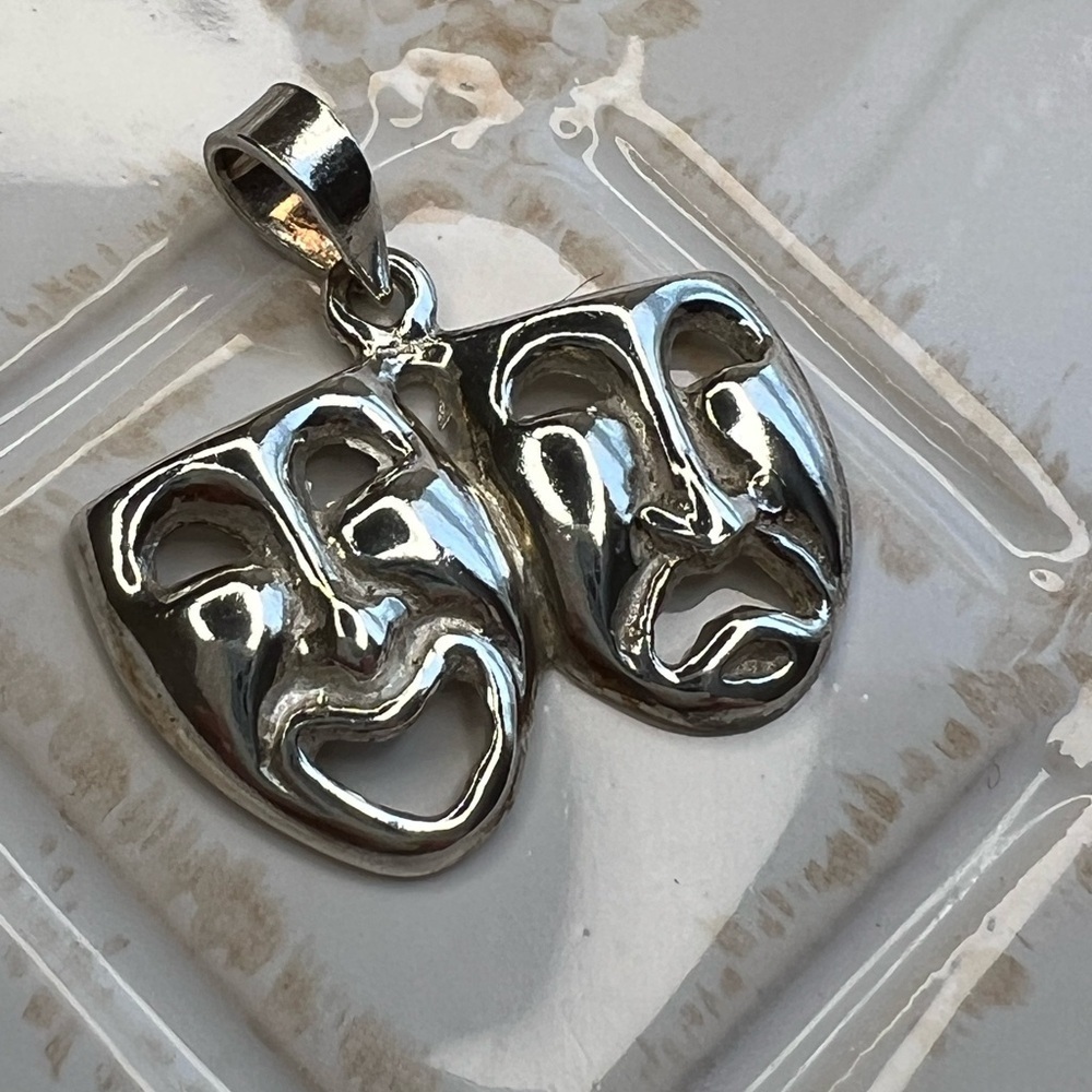 Vintage Comedy Tragedy Masks Pendant NOS 925 Sterling Silver - Picture 2 of 4